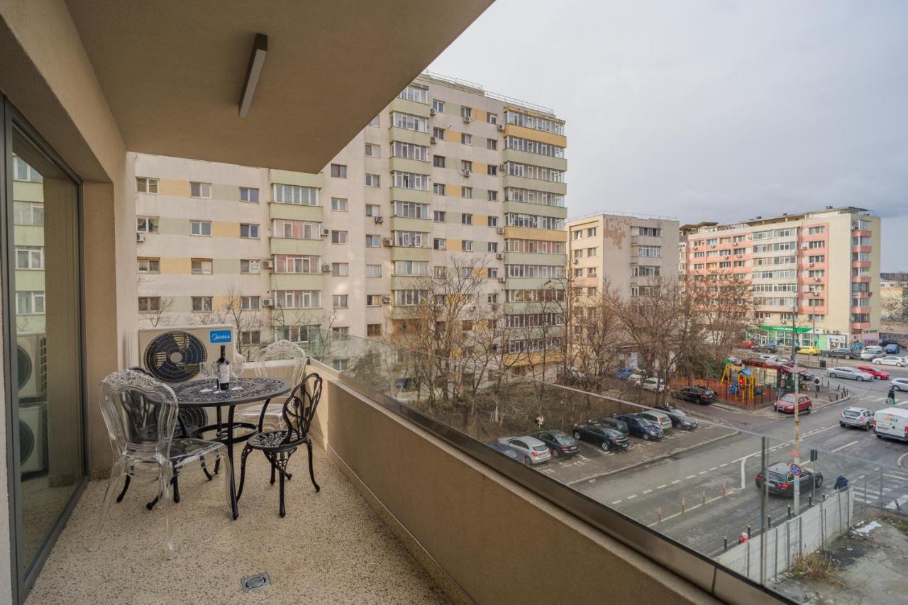 Central Apartments With City View & Large Balcony Bucarest Esterno foto