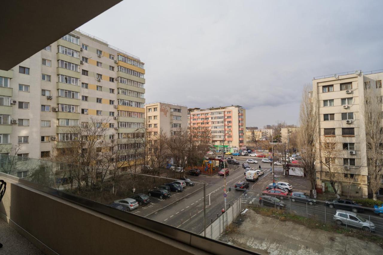 Central Apartments With City View & Large Balcony Bucarest Esterno foto