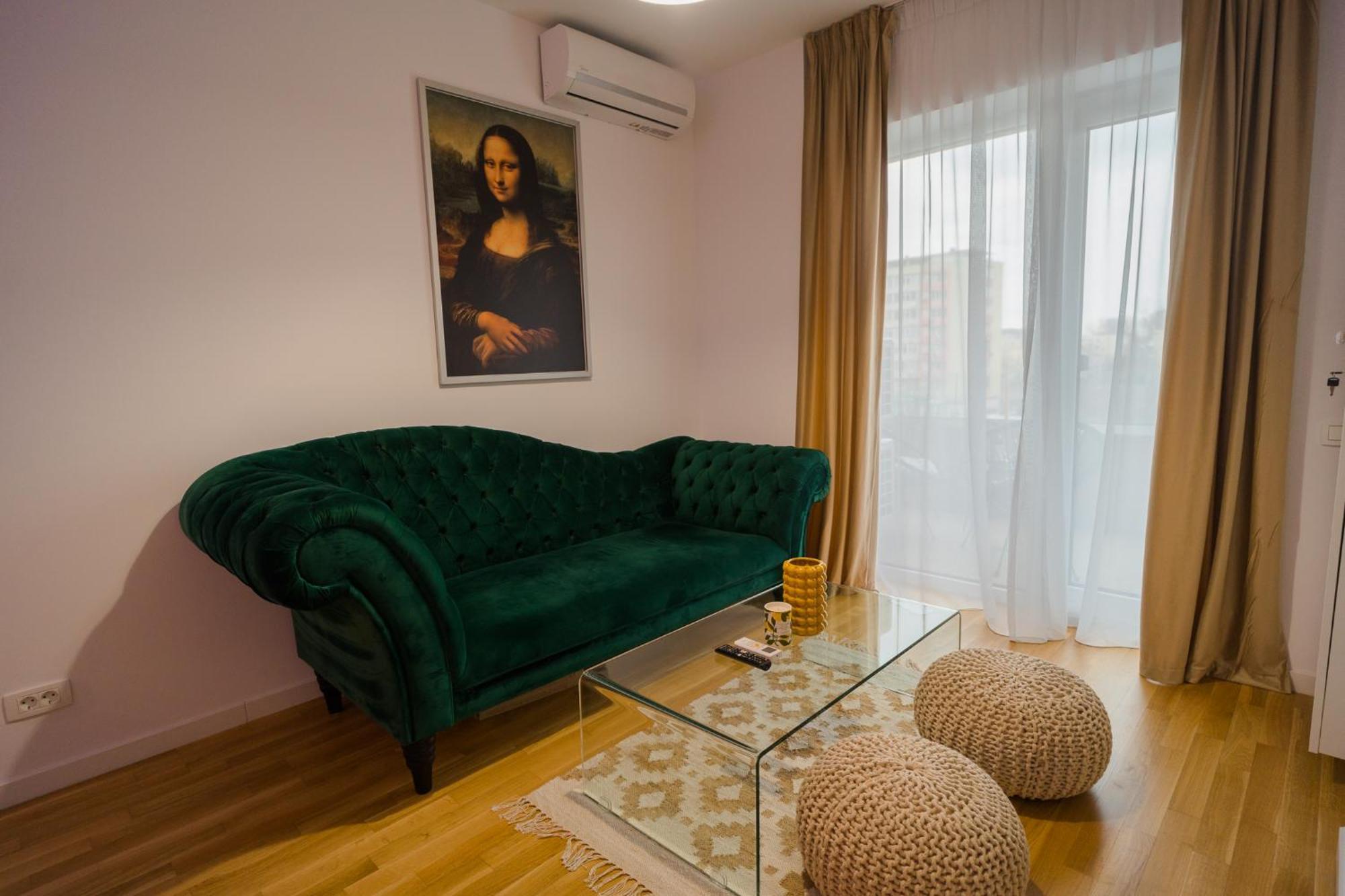 Central Apartments With City View & Large Balcony Bucarest Esterno foto